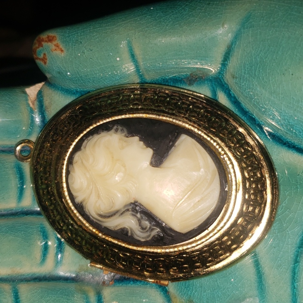 Vintage cameo